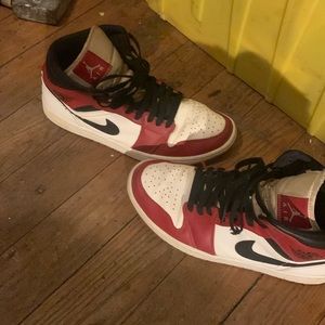 Men Retro 1 Nike Air Jordan size 9 1/2 gently worn